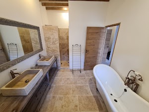 JLG PLOMBERIE : Plombier Chauffagiste Climatisation PAC Panneaux Solaires place picture